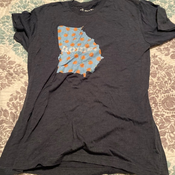 The Home-T Women’s size large Peach-state T-shirt - Picture 4 of 4